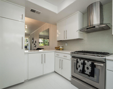 689 N Majorca Circle - Photo Thumbnail 11