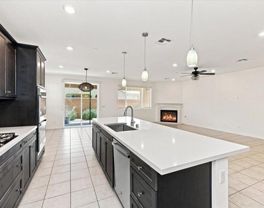 40082 Catania Court - Photo Thumbnail 10