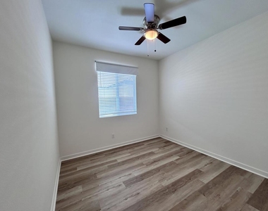40082 Catania Court - Photo Thumbnail 35