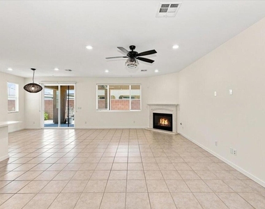40082 Catania Court - Photo Thumbnail 2