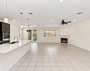 40082 Catania Court - Photo Thumbnail 8