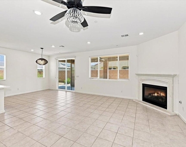 40082 Catania Court - Photo Thumbnail 3