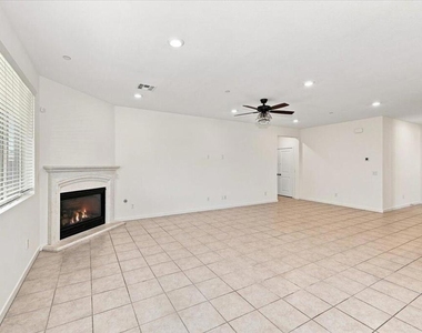 40082 Catania Court - Photo Thumbnail 12