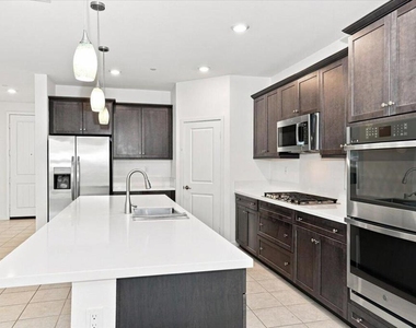 40082 Catania Court - Photo Thumbnail 5