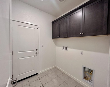40082 Catania Court - Photo Thumbnail 38