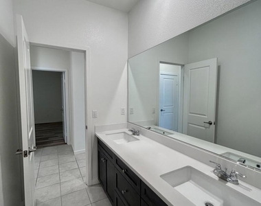 40082 Catania Court - Photo Thumbnail 33