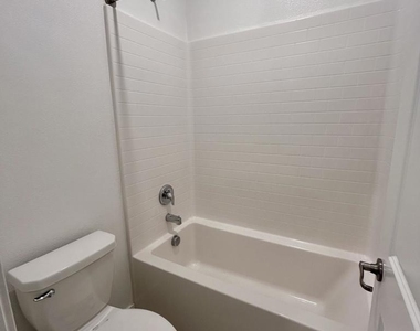 40082 Catania Court - Photo Thumbnail 32