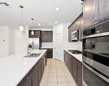 40082 Catania Court - Photo Thumbnail 4
