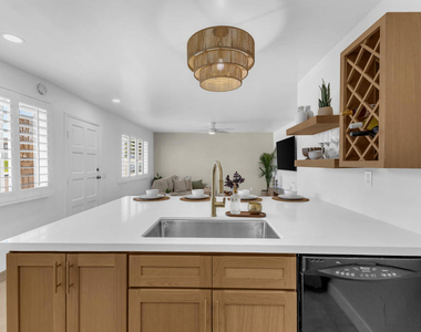 72601 Edgehill Drive - Photo Thumbnail 15