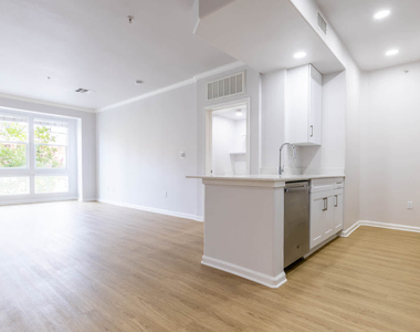 2552 Kelvin Ave - Photo Thumbnail 3
