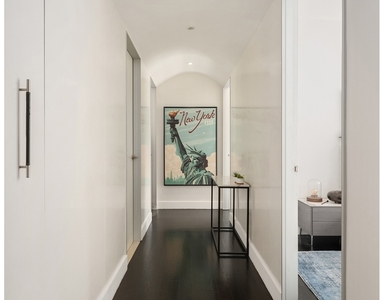 26 E 63rd St - Photo Thumbnail 11
