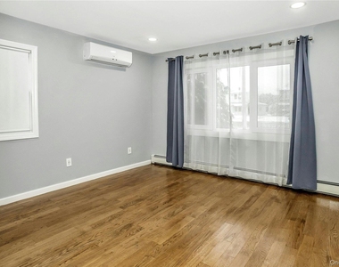 865 Grand Boulevard - Photo Thumbnail 12