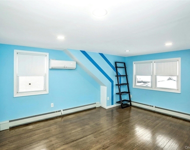 865 Grand Boulevard - Photo Thumbnail 17