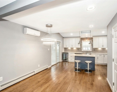 865 Grand Boulevard - Photo Thumbnail 9