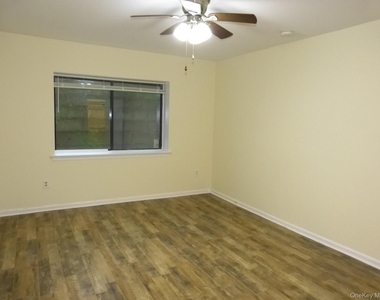 715 Kennedy Drive - Photo Thumbnail 8