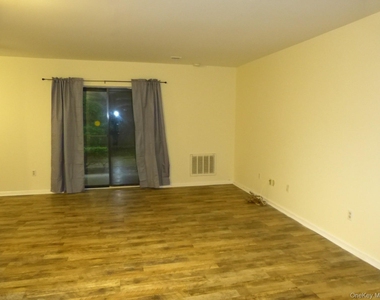 715 Kennedy Drive - Photo Thumbnail 2