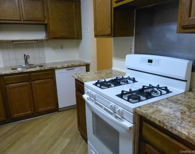 715 Kennedy Drive - Photo Thumbnail 5