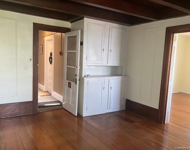 378 Sea Cliff Avenue - Photo Thumbnail 2