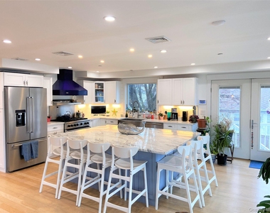40 Trenton Avenue - Photo Thumbnail 3