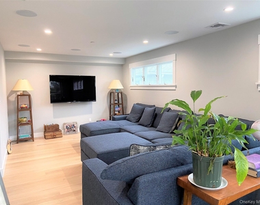 40 Trenton Avenue - Photo Thumbnail 10