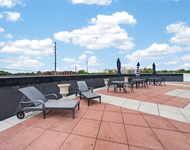130 Post Avenue - Photo Thumbnail 16