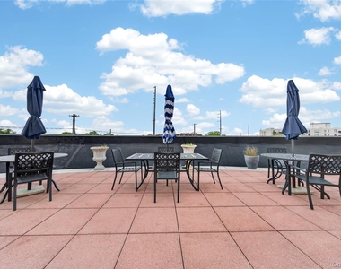 130 Post Avenue - Photo Thumbnail 15