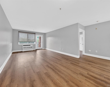 130 Post Avenue - Photo Thumbnail 7