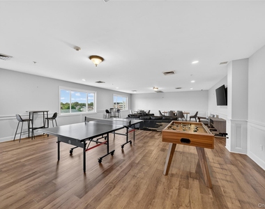 130 Post Avenue - Photo Thumbnail 18