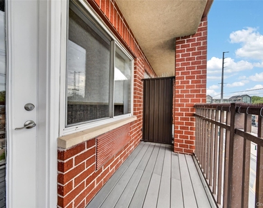 130 Post Avenue - Photo Thumbnail 12