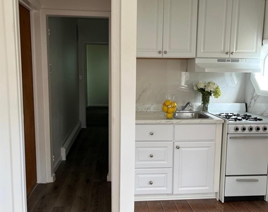 76 Bayview Avenue - Photo Thumbnail 2