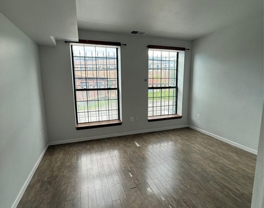 44 Johnes Street - Photo Thumbnail 12