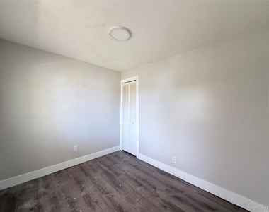 24 Grant Street - Photo Thumbnail 5