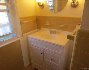 212 S Cherry Street - Photo Thumbnail 10