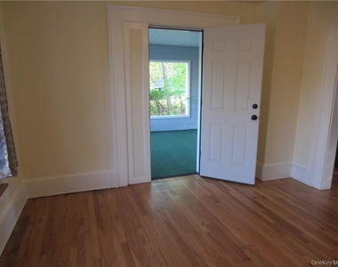 212 S Cherry Street - Photo Thumbnail 14