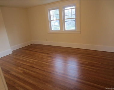 212 S Cherry Street - Photo Thumbnail 12