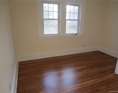 212 S Cherry Street - Photo Thumbnail 13