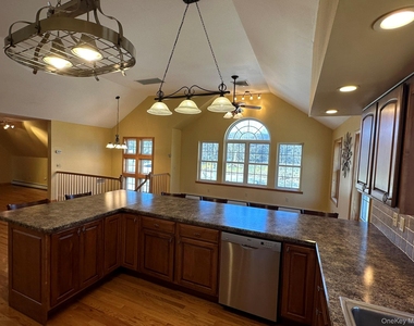 1055 Bruynswick Road - Photo Thumbnail 38