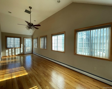 1055 Bruynswick Road - Photo Thumbnail 14