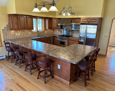 1055 Bruynswick Road - Photo Thumbnail 25