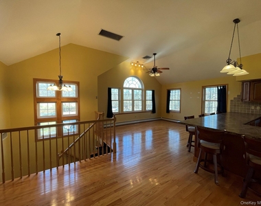 1055 Bruynswick Road - Photo Thumbnail 13