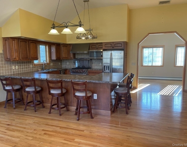 1055 Bruynswick Road - Photo Thumbnail 10