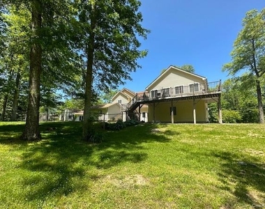 1055 Bruynswick Road - Photo Thumbnail 3