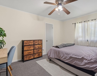 194 Jersey Avenue - Photo Thumbnail 7