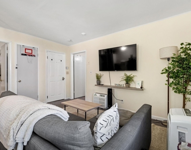194 Jersey Avenue - Photo Thumbnail 3
