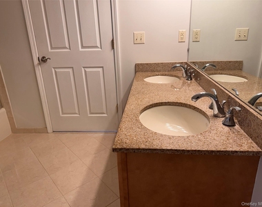 935 Tower Ridge Circle - Photo Thumbnail 15