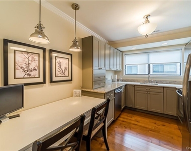 170 Birchwood Close - Photo Thumbnail 5