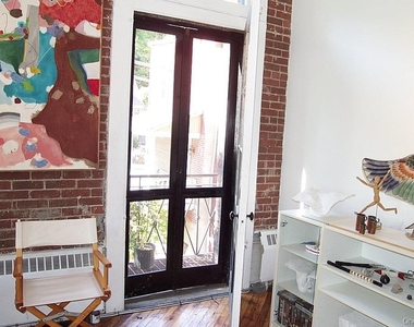 300 Ferdon Avenue - Photo Thumbnail 8