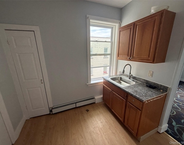 60 Carroll Street - Photo Thumbnail 3
