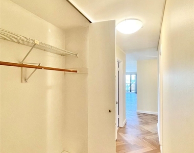 12 Bond Street - Photo Thumbnail 24