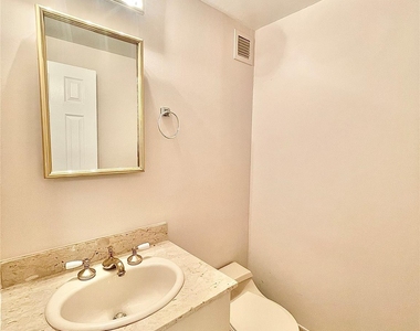 12 Bond Street - Photo Thumbnail 14